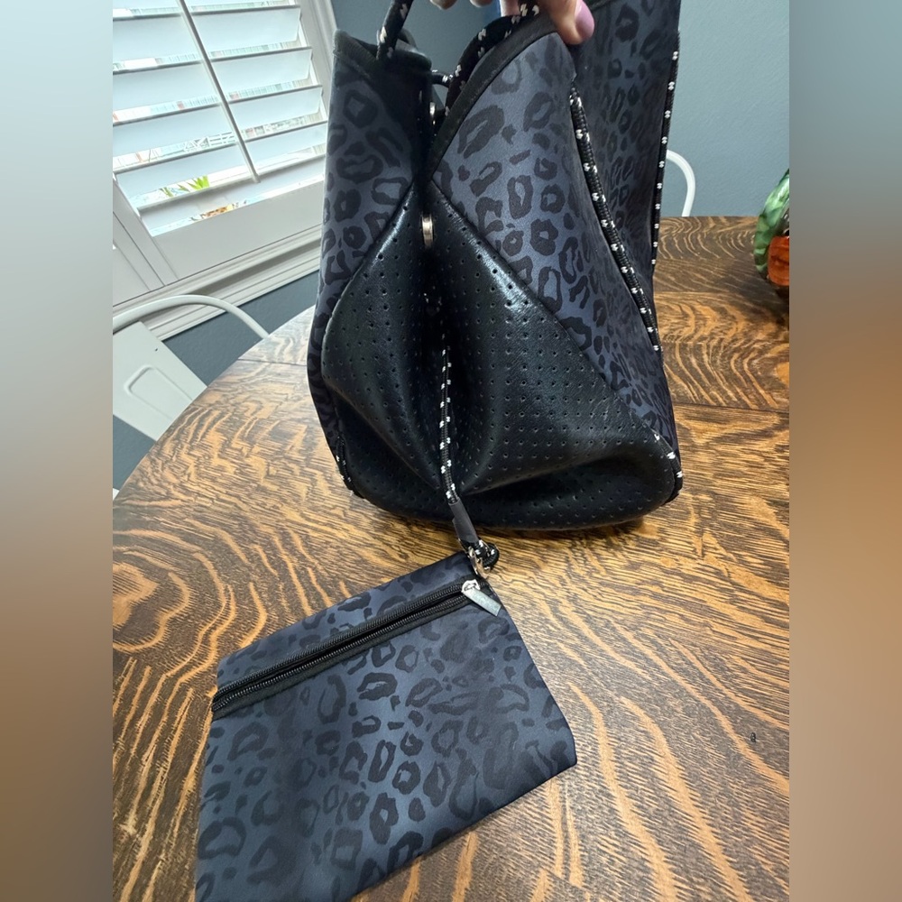 Leopard-Print Neoprene Tote in Dark Gray with Matching Pouch - Picture 4 of 5